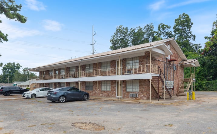 Pictures of Multifamily property located at 2213 E 7th Ave, Pine Bluff, AR 71601 for sales - image #1