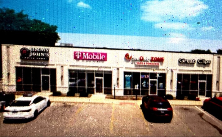 Pictures of Retail, Land property located at 1041 W REYNOLDS ST PONTIAC IL, PONTIACT, IL 61764 for sales - image #1