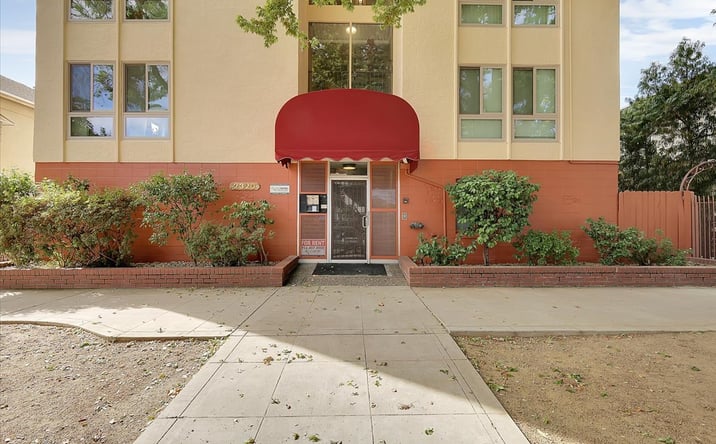 Pictures of Multifamily property located at 2320 P Street, Sacramento, CA 95816 for sales - image #1