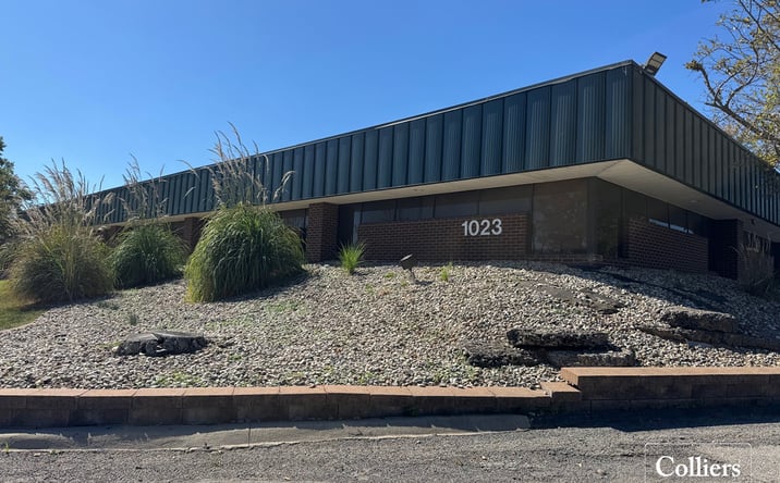 Pictures of Office property located at 1023 Executive Pkwy Dr, Creve Coeur, MO 63141 for sales - image #1