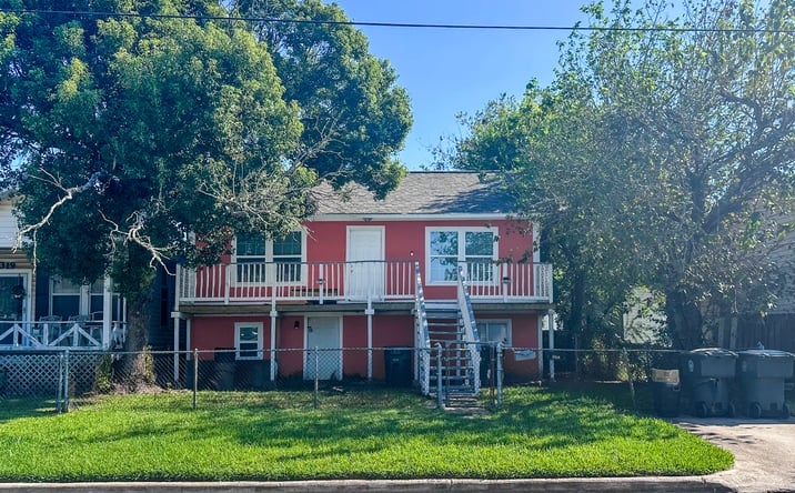 Pictures of Multifamily property located at 4323 Avenue R 1/2, Galveston, TX 77550 for sales - image #1