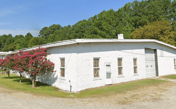Pictures of Industrial property located at 609 Washington St, Plymouth, NC 27962 for sales - image #1