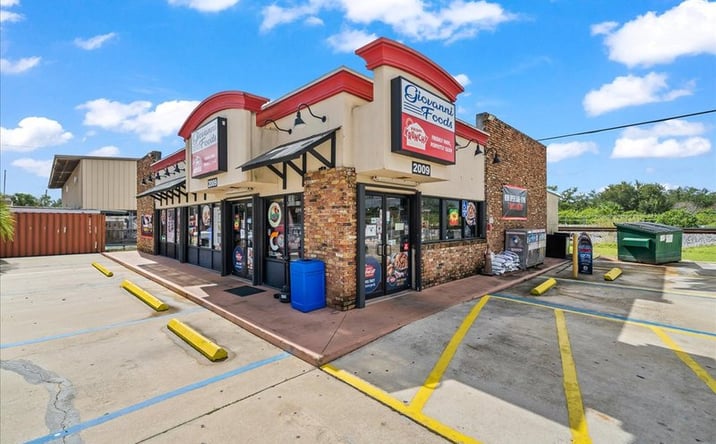Pictures of Business for Sale property located at 2009 N Cocoa Blvd, Cocoa, FL 32922 for sales - image #1