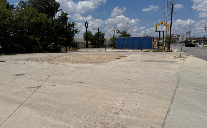 Pictures of Land property located at 2020 S Alamo St, San Antonio, TX 78204 for sales - image #1