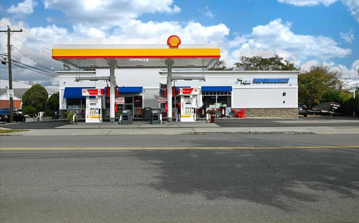 Pictures of Retail property located at 12 Lido Boulevard, Hempstead, NY 11569 for sales - image #1