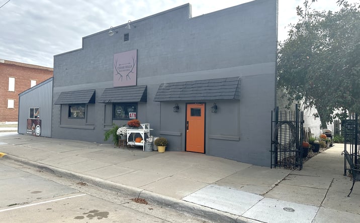 Pictures of Business for Sale, Retail property located at 102 W 3rd St, Ponca, NE 68770 for sales - image #1
