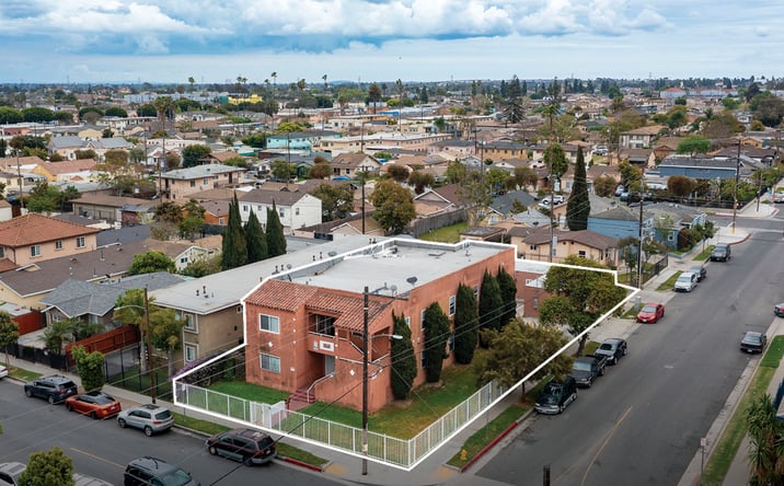 Pictures of Multifamily property located at 1152 W 88th St, Los Angeles, CA 90044 for sales - image #1