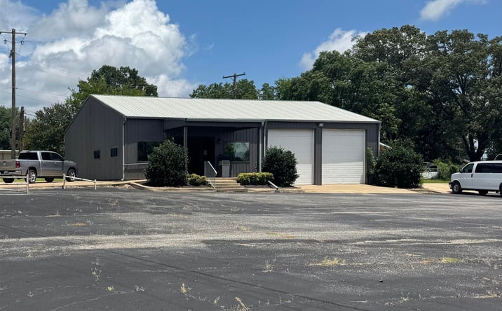 Pictures of Land property located at 801 E BROADWAY, Gladewater, TX 75647 for sales - image #1