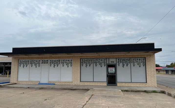 Pictures of Office, Retail property located at 1016 SW D Avenue, Lawton, OK 73501 for sales - image #1