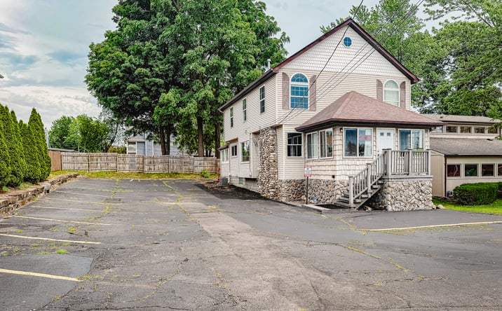 Pictures of Office property located at 1711 Cass Lake Rd, Keego Harbor, MI 48320 for sales - image #1