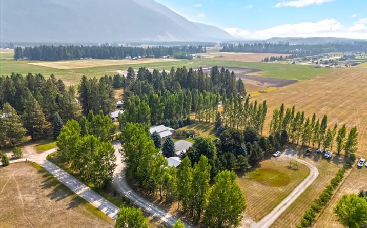 Pictures of Multifamily property located at 300 Jay Hawk Ln, Columbia Falls, MT 59912 for sales - image #1