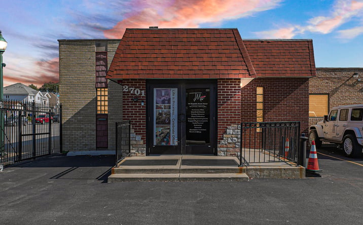 Pictures of Retail, Business for Sale property located at 2701 W 87th Street, Evergreen Park, IL 60805 for sales - image #1