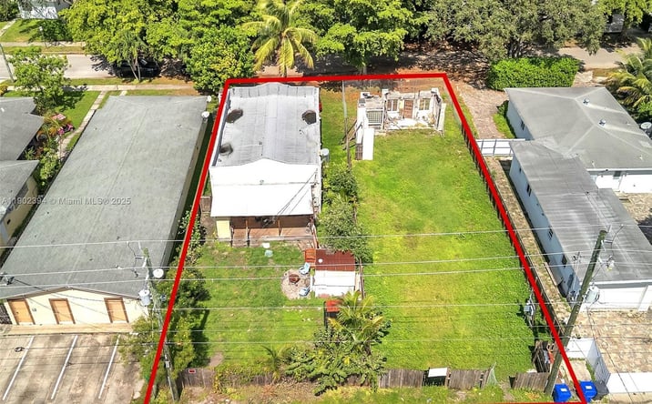 Pictures of Land property located at 1928 Dewey St, Hollywood, FL 33020 for sales - image #1