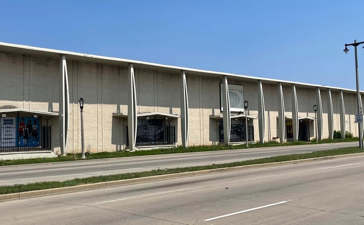 Pictures of Retail property located at 5300 W Fond du Lac Ave, Milwaukee, WI 53216 for sales - image #1
