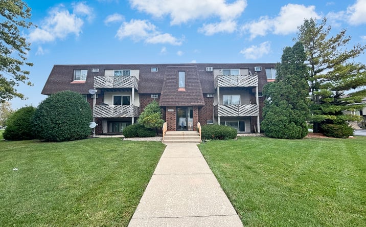 Pictures of Multifamily property located at 20224 S Frankfort Square Rd, Frankfort, IL 60423 for sales - image #1