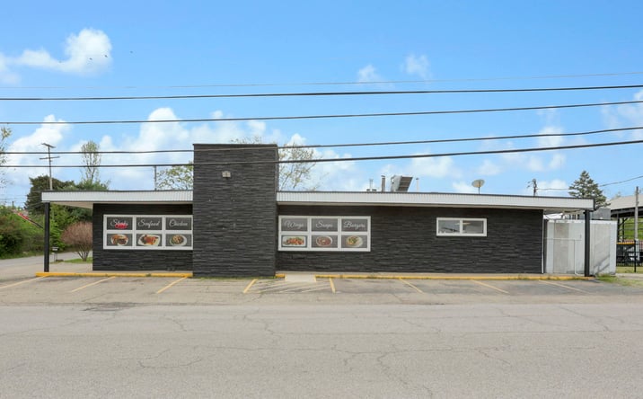 Pictures of Retail property located at 609 Mill St, New Lexington, OH 43764 for sales - image #1