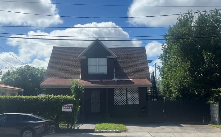 Pictures of Multifamily property located at 842 SW 12th Ave, Miami, FL 33130 for sales - image #1
