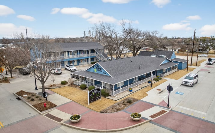 Pictures of Retail, Office, Mixed Use property located at 504 N Oak St, Roanoke, TX 76262 for sales - image #1