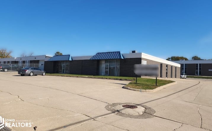 Pictures of Office, Retail property located at 1408 & 1410 6th Street SW, Mason City, IA 50401 for sales - image #1