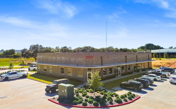 Pictures of Office property located at 2517 N Frazier St : Building II, Conroe, TX 77033 for sales - image #1