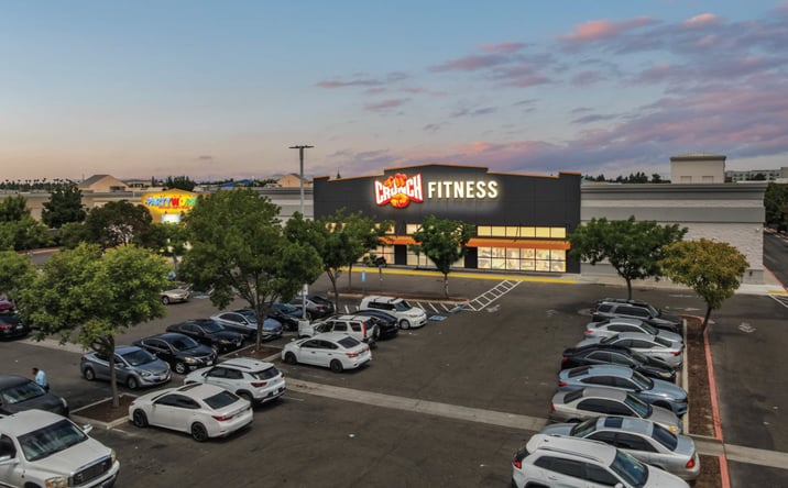 Pictures of Retail property located at 7370 N Blackstone Ave, Fresno, CA 93650 for sales - image #1