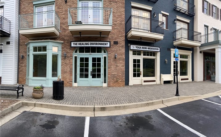 Pictures of Office, Retail property located at 1675 Cumberland Pkwy, SE Unit 202, Smyrna, GA 30080 for sales - image #1