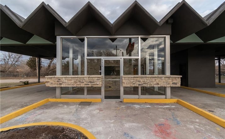 Pictures of Business for Sale, Retail property located at 6909 Prospect Avenue, Kansas City, MO 64132 for sales - image #1