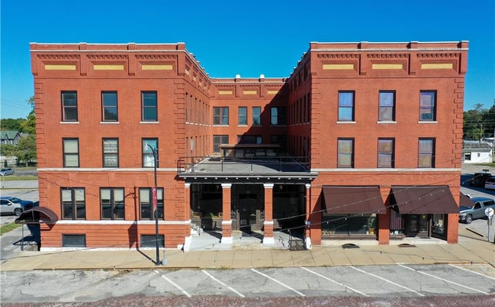 Pictures of Business for Sale, Retail, Hospitality property located at 102 Ohio Street W, Butler, MO 64730 for sales - image #1