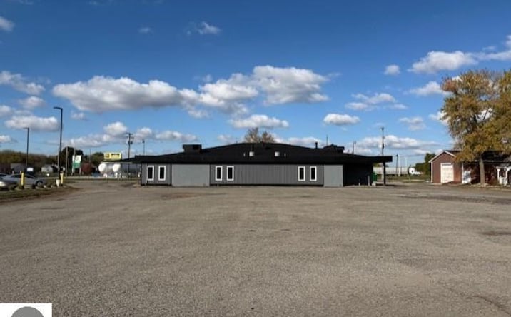 Pictures of Retail property located at 12950 Brady Road, Chesaning, MI 48616 for sales - image #1