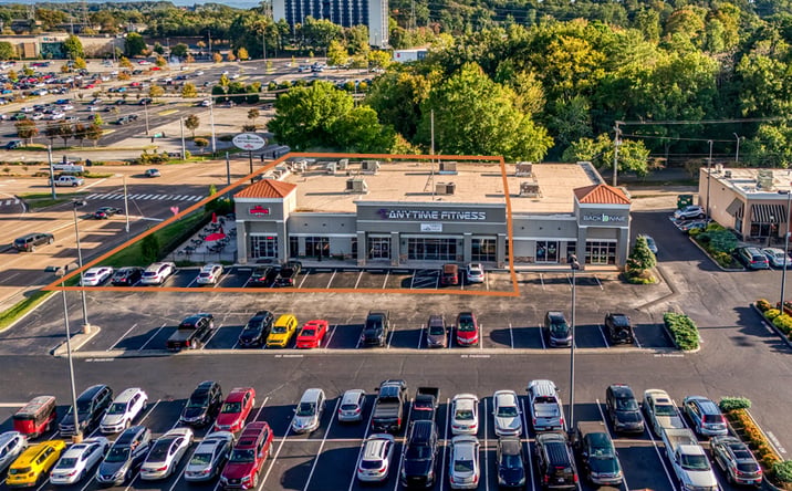 Pictures of Retail property located at 7808 Montvue Center Way, Knoxville, TN 37917 for sales - image #1