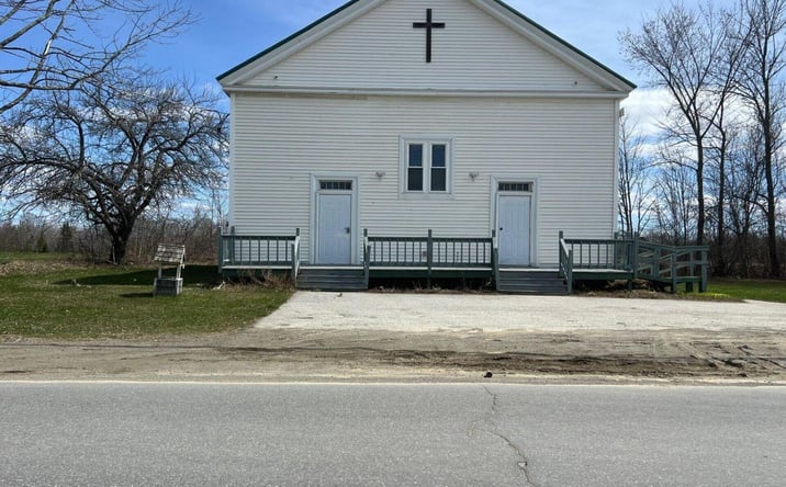 Pictures of Retail property located at 562 Ledge Hill Road, Corinth, ME 04427 for sales - image #1