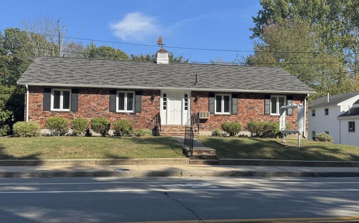 Pictures of Retail property located at 835 Forest Avenue, Portland, ME 04103 for sales - image #1