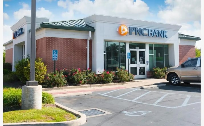 Pictures of Retail property located at 8001 W Florissant Ave, Jennings, MO 63136 for sales - image #1