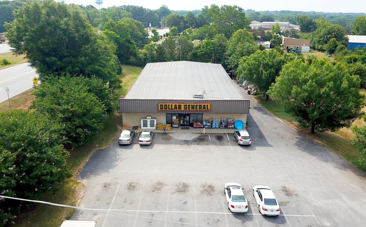 Pictures of Retail property located at 413 W Queen St, Edenton, NC 27932 for sales - image #1
