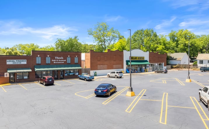 Pictures of Retail property located at 300 - 302 South Main Street, Abbeville, SC 29620 for sales - image #1