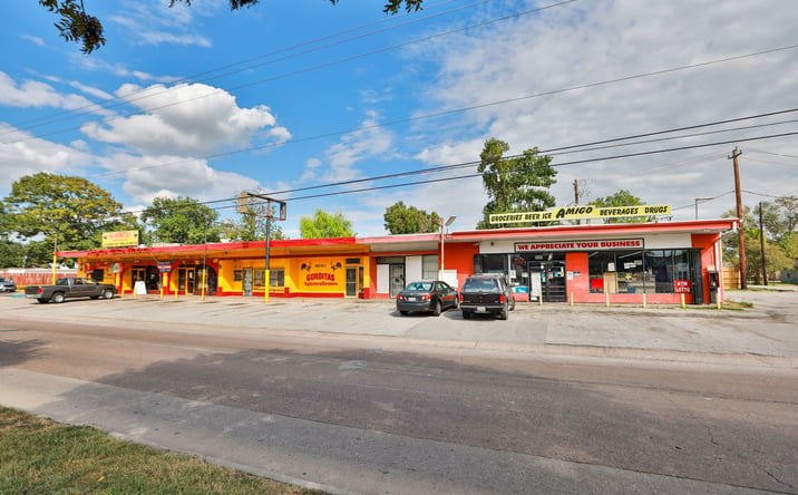 Pictures of Retail property located at 3806 Irvington Blvd, Houston, TX 77009 for sales - image #1