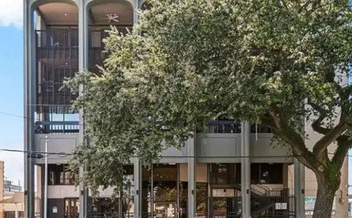 Pictures of Office property located at 2714 Canal Street, New Orleans, LA 70119 for sales - image #1