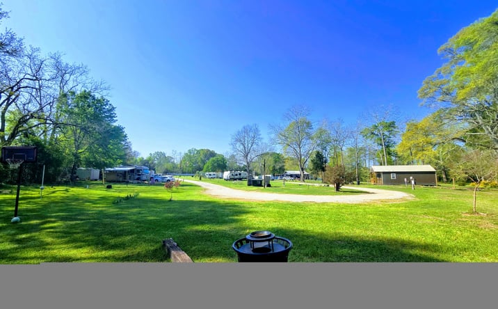 Pictures of Multifamily property located at 3292 S 2nd Avenue, Bonifay, FL 32425 for sales - image #1