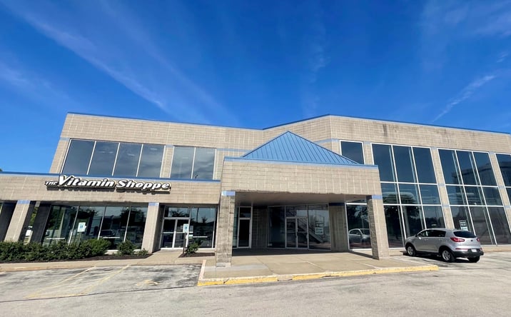 Pictures of Retail property located at 2545 N Mayfair Rd, Wauwatosa, WI 53226 for sales - image #1