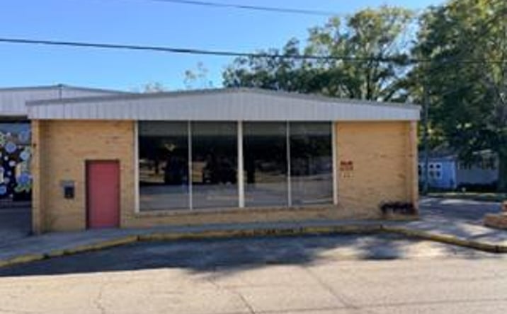 Pictures of Office property located at 111 W Beers St, Poplarville, MS 39470 for sales - image #1