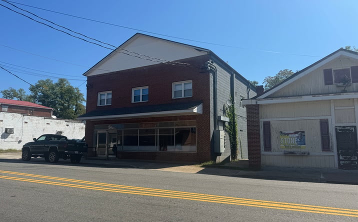 Pictures of Multifamily property located at 201 S Main St, Gretna, VA 24557 for sales - image #1