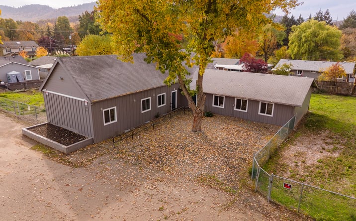 Pictures of Multifamily property located at 132 NE Rifle Range St, Roseburg, OR 97470 for sales - image #1