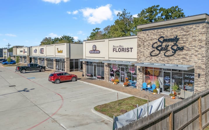 Pictures of Retail property located at 107 Old River Rd, Montgomery, TX 77356 for sales - image #1