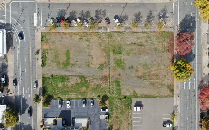 Pictures of Land property located at 2010 Pine St, Redding, CA 96001 for sales - image #1
