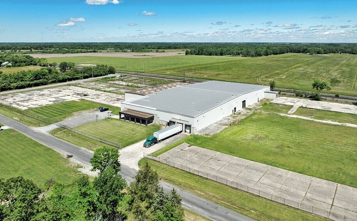Pictures of Industrial property located at 823 Aaron Pkwy, Centralia, IL 62801 for sales - image #1