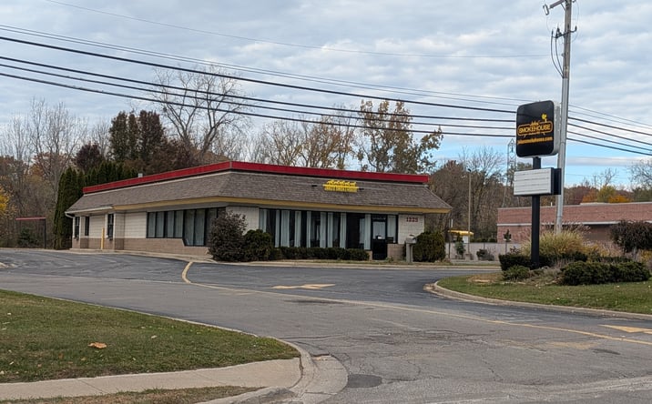 Pictures of Retail property located at 1225 N Main St, Adrian, MI 49221 for sales - image #1