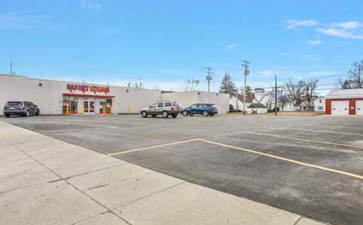 Pictures of Retail property located at 326 E Main St, Edmore, MI 48829 for sales - image #1