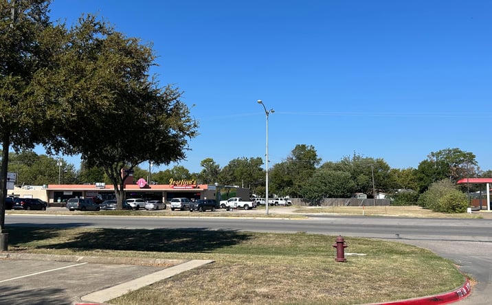 Pictures of Land, Retail property located at 5400 River Oaks Blvd, River Oaks, TX 76114 for sales - image #1