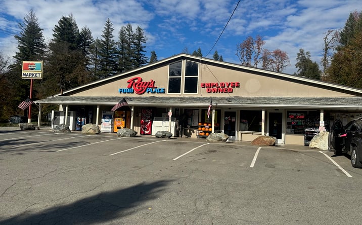 Pictures of Retail property located at 143 Davis Road, Happy Camp, CA 96039 for sales - image #1