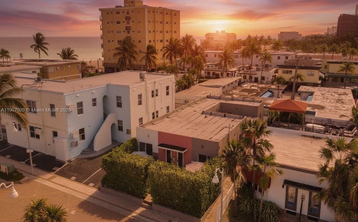 Pictures of Multifamily property located at 322 Oklahoma St, Hollywood, FL 33019 for sales - image #1